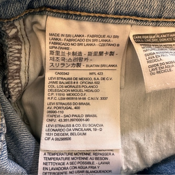 Levi's Women's Light Blue Denim High Waisted Jean Short Classic Fit Casual beach - Picture 8 of 11